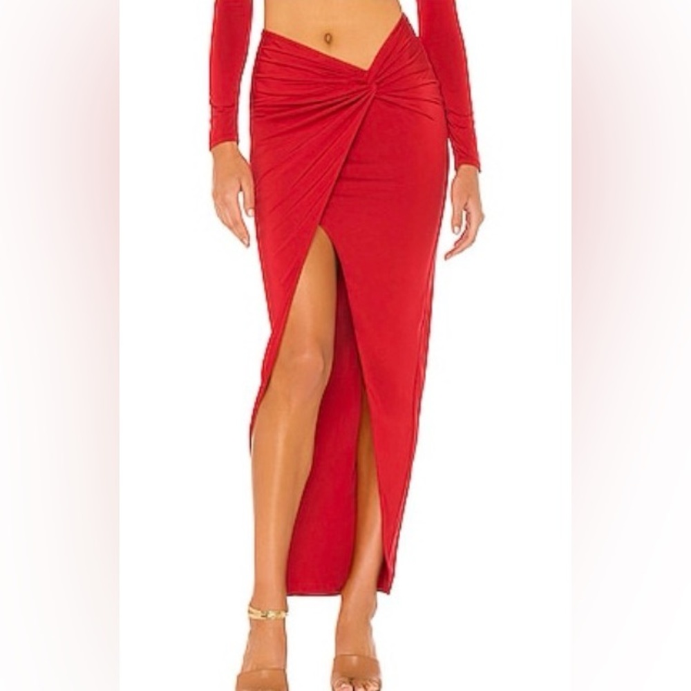 Camila Skirt
h:ours